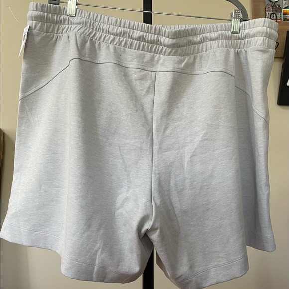 Old Navy Gray Dynamic Fleece Athletic Shorts Lightweight and Breathable - Picture 2 of 3